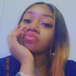 Meet your Posher, Leanna